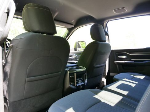 Used 2025 RAM 3500 Big Horn AWD/4WD image 28