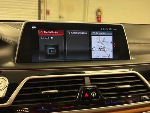 Used 2018 BMW 740i xDrive AWD/4WD image 37