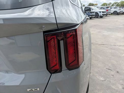 Certified 2025 Kia Sorento EX AWD/4WD image 11