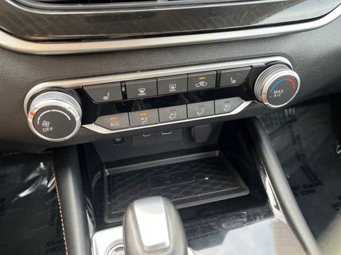 Used 2024 Nissan Altima 2.5 SR w/ SR Premium Package image 27