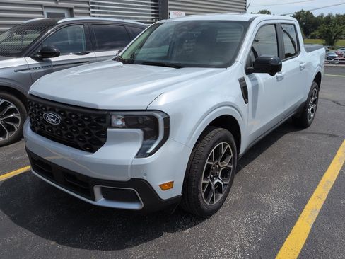 Used 2025 Ford Maverick Lariat w/ 4K Tow Package AWD/4WD image 1
