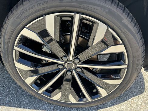 New 2026 Volvo XC60 B5 Ultra w/ Protection Package Premier image 33