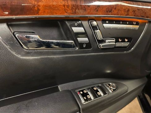 Used 2009 Mercedes-Benz S 550 image 16