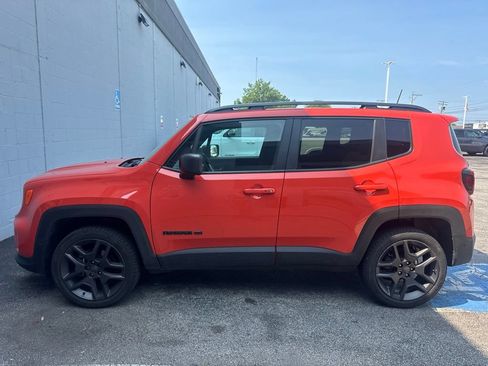 Used 2021 Jeep Renegade Latitude w/ Sun & Sound Group AWD/4WD image 8