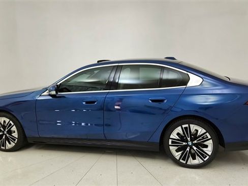 Used 2025 BMW 540i xDrive 540i xDrive image 4