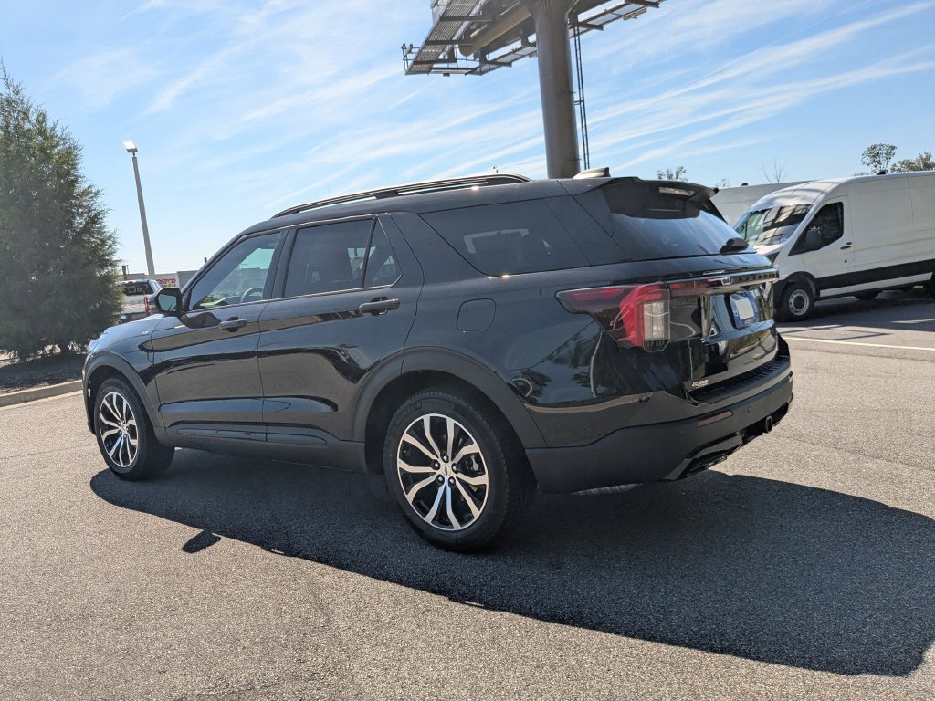 New 2027 Ford Explorer ST-Line RWD image 6