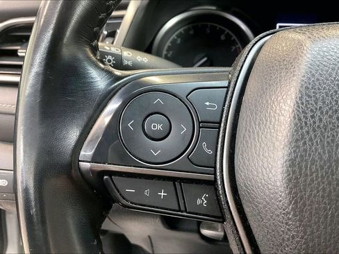 Used 2022 Toyota Camry SE FWD image 12