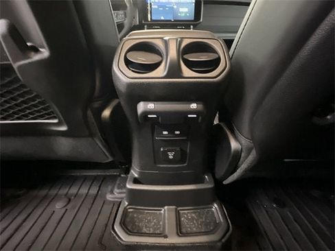 Used 2024 Jeep Wrangler Unlimited Rubicon w/ Technology Group image 21