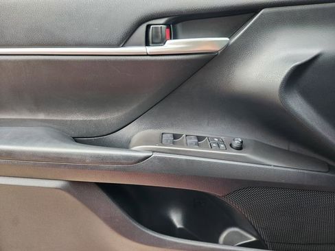 Used 2023 Toyota Camry SE FWD image 19