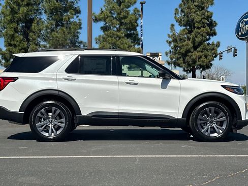 New 2026 Ford Explorer Active image 8
