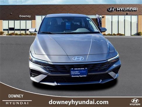 Used 2024 Hyundai Elantra SEL image 2