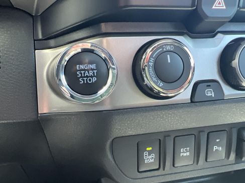 Used 2023 Toyota Tacoma Limited AWD/4WD image 23