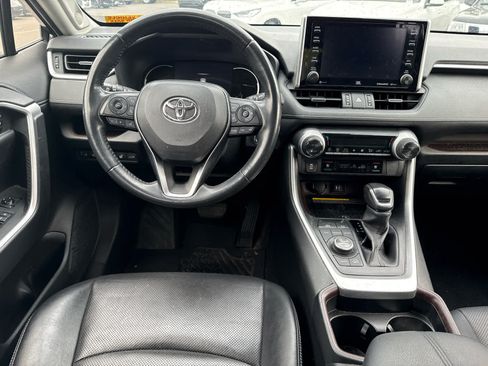 Used 2019 Toyota RAV4 Limited w/ Advanced Technology Package AWD/4WD image 7