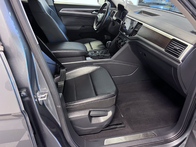 Certified 2023 Volkswagen Atlas SE w/ Panoramic Sunroof Package FWD image 11