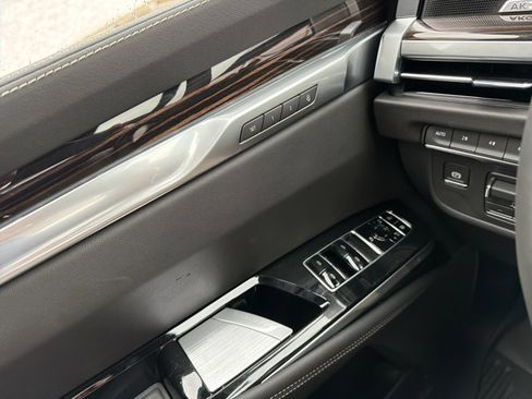New 2026 Cadillac Escalade ESV Luxury image 13