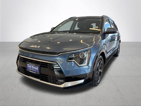 Used 2023 Kia Niro FWD image 2