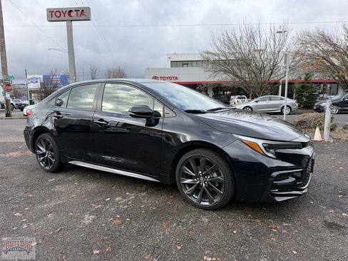 Used 2023 Toyota Corolla SE image 1