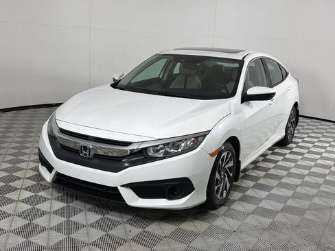 Used 2018 Honda Civic EX image 8