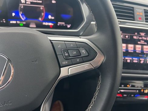 Used 2024 Volkswagen Tiguan SE image 14