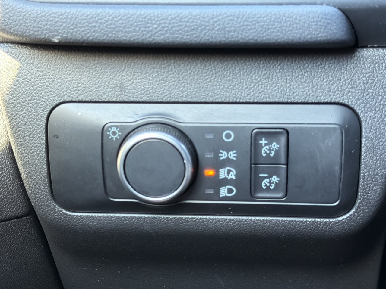 Used 2025 Ford Escape ST-Line FWD image 15