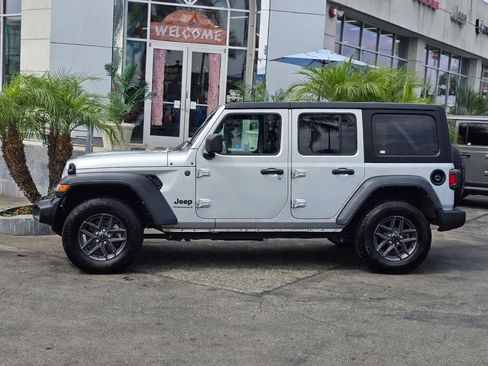 Used 2024 Jeep Wrangler Unlimited Sport AWD/4WD image 5
