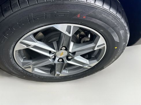 Used 2025 Chevrolet Blazer LT image 11