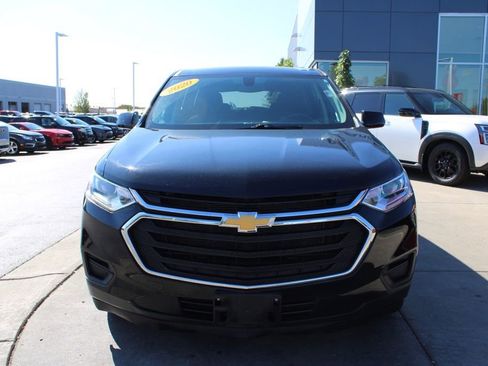 Used 2020 Chevrolet Traverse LS image 2