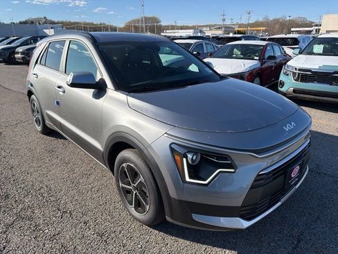 New 2026 Kia Niro EX FWD image 1
