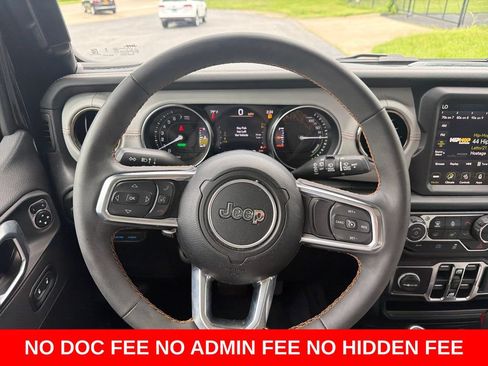 Used 2023 Jeep Wrangler Unlimited Sahara AWD/4WD image 18