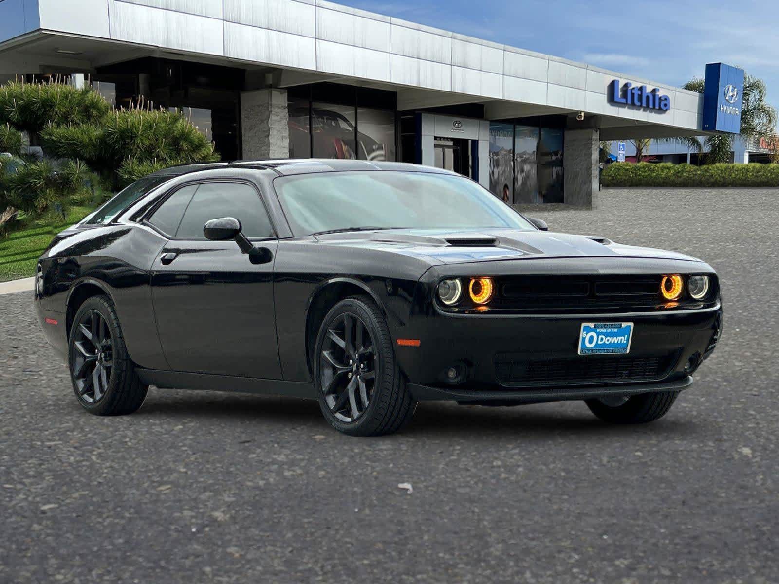 Used 2019 Dodge Challenger SXT w/ Blacktop Package RWD image 10