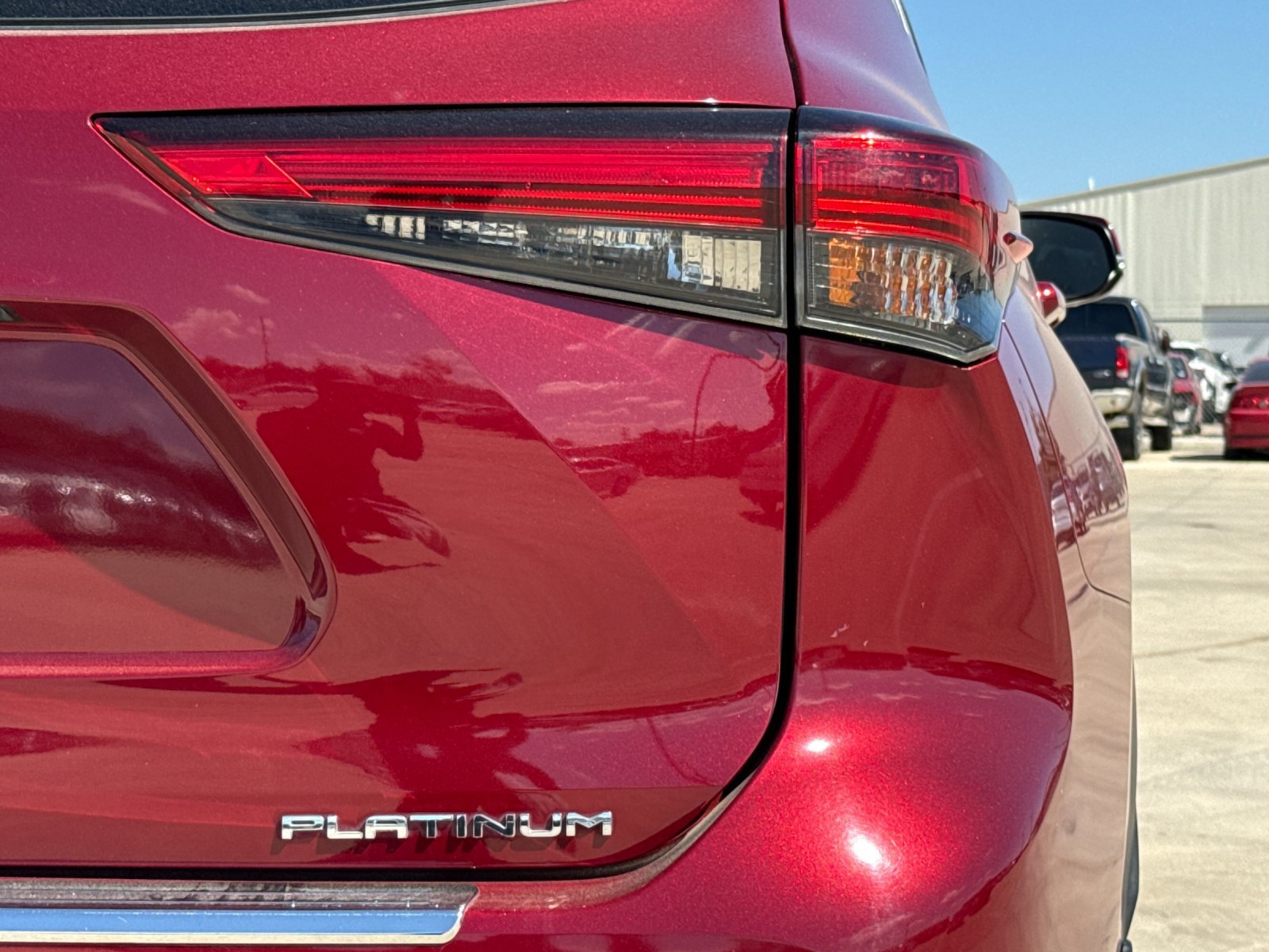Used 2021 Toyota Highlander Platinum FWD image 26