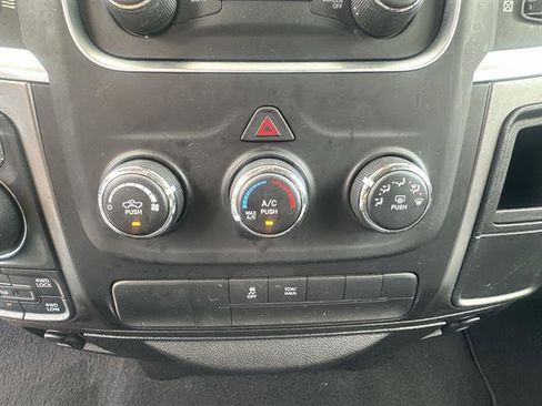 Used 2022 RAM 1500 Classic SLT image 16