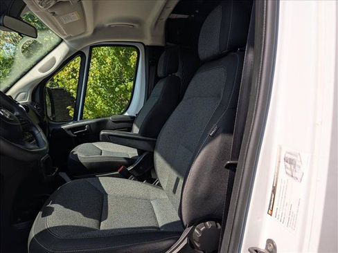 Used 2025 RAM ProMaster 2500 w/ U-Haul Equipment Group FWD image 20