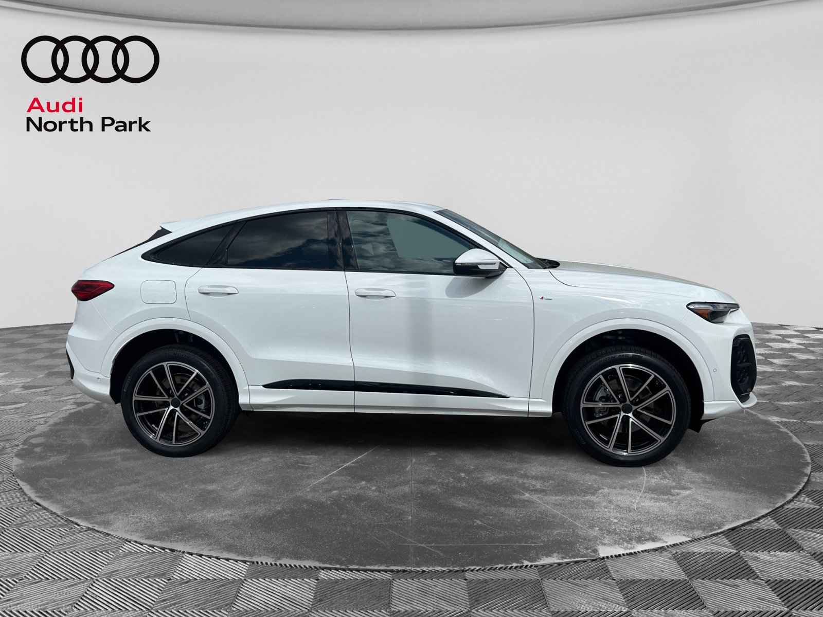 New 2026 Audi Q5 Premium Plus AWD/4WD image 6