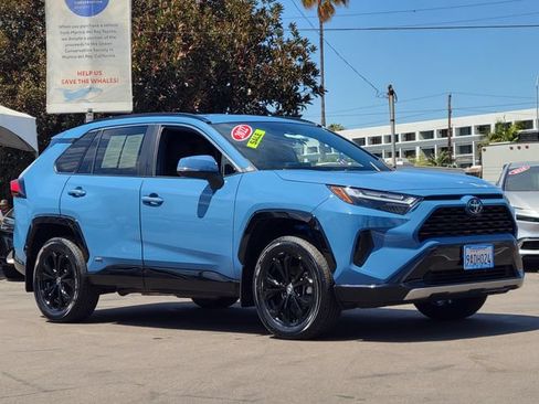 Used 2022 Toyota RAV4 SE w/ SE Grade Weather Package AWD/4WD image 30
