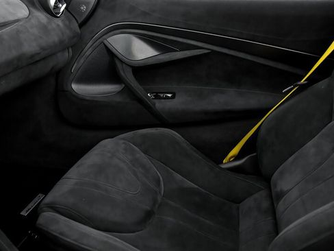 Used 2020 McLaren 720S Spider RWD image 39