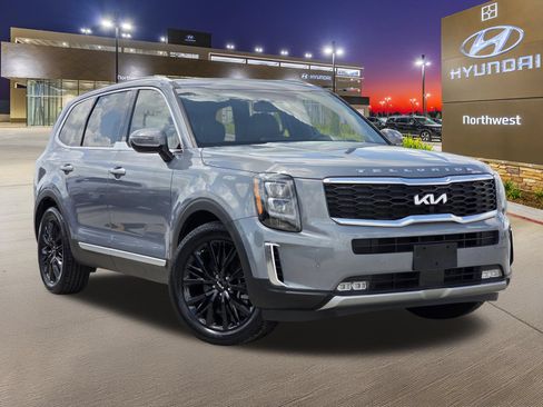 Used 2022 Kia Telluride SX w/ SX Prestige Package AWD/4WD image 3