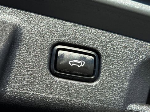 Used 2023 Hyundai Palisade Calligraphy image 10