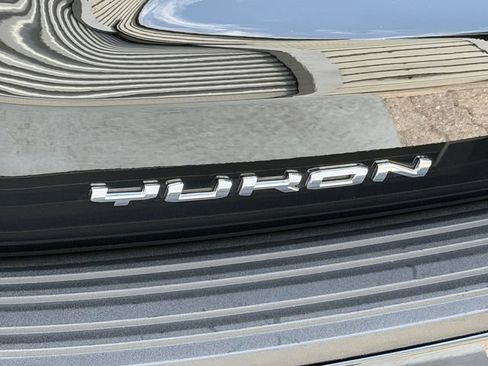 Certified 2025 GMC Yukon XL AT4 Ultimate AWD/4WD image 10