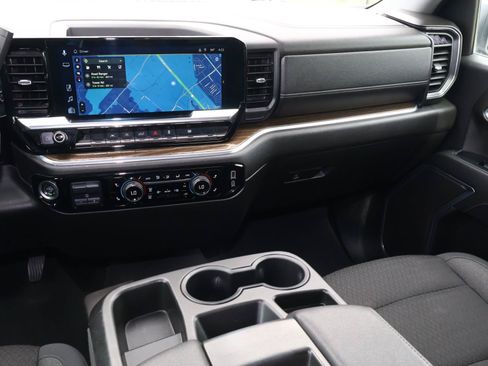 Used 2025 Chevrolet Silverado 1500 LT AWD/4WD image 12