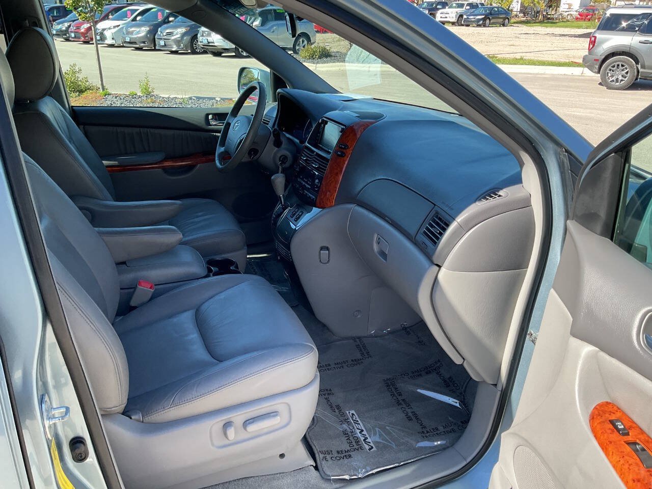Used 2010 Toyota Sienna XLE w/ Towing Prep Pkg FWD image 46