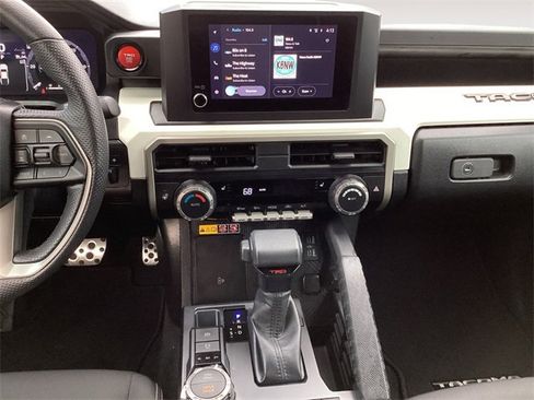 Used 2024 Toyota Tacoma TRD Sport image 11