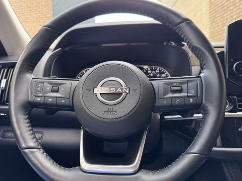 Used 2022 Nissan Pathfinder SL w/ SL Black Package image 9