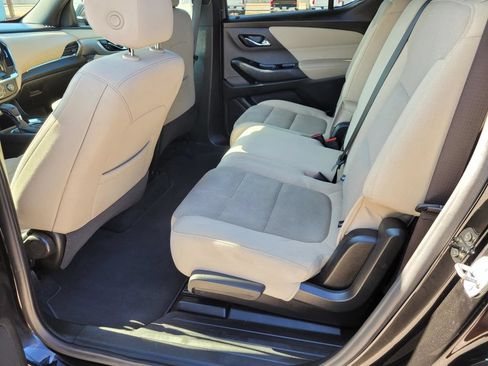 Used 2023 Chevrolet Traverse LS AWD/4WD image 3