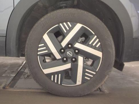 Used 2025 Nissan Kicks SV image 10