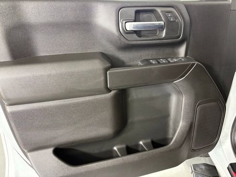 Used 2025 Chevrolet Silverado 2500 Custom w/ Custom Value Package image 17