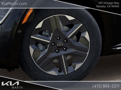 New 2025 Kia EV6 Light w/ Light LR Technology Package image 9