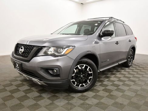 Used 2020 Nissan Pathfinder SL image 2