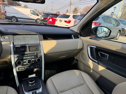 Used 2018 Land Rover Discovery Sport HSE AWD/4WD image 50