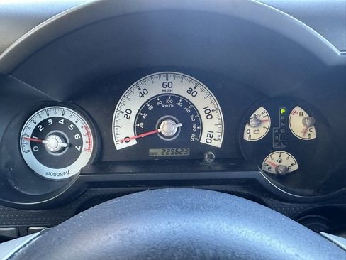 Used 2007 Toyota FJ Cruiser 4WD image 12